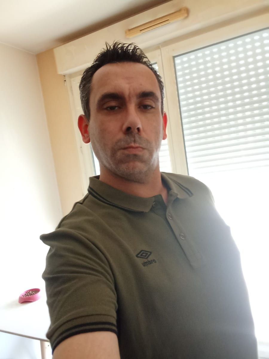 Profil de Dama